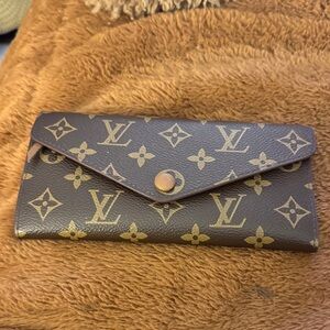 Designer inspird Classic Brown and Gold Monogram wallet new